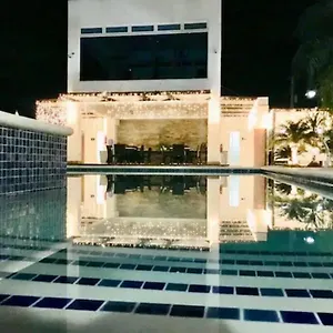 https://marbel-elegante-2bedr-apartamento-en-juan-dolio-beach.comcaribbean.com